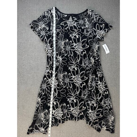 NWT Roz & Ali Dress Black White Embroidered Floral Mini Size Large - Picture 8 of 9